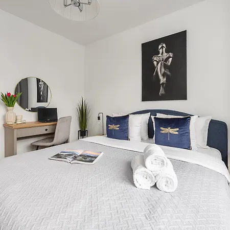 Lumina I 3-rooms With Parking I Ac I Balcony Apartment *
