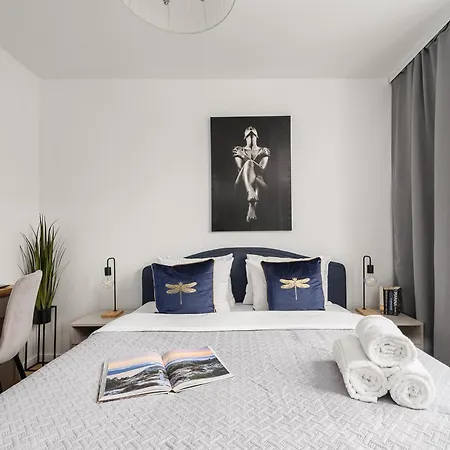 Lumina I 3-rooms With Parking I Ac I Balcony Apartment Warsaw