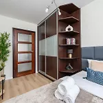 Lumina 3-rooms With Parking Daire